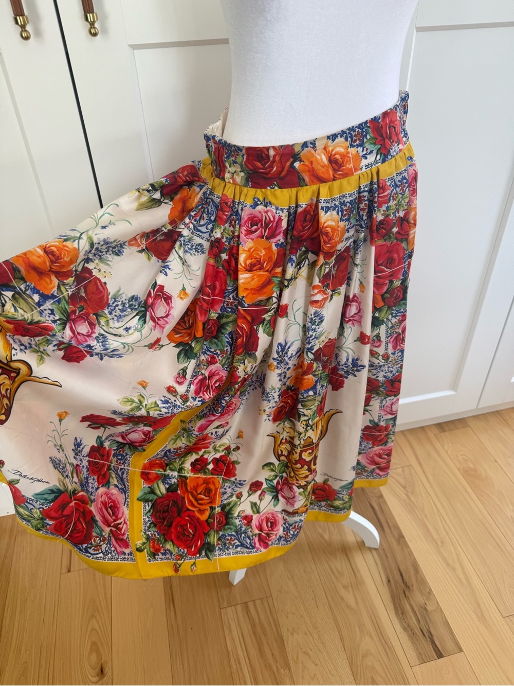 Dolce & Gabbana Cream Floral Midi Skirt with Yellow Trim - Picture 12 of 12